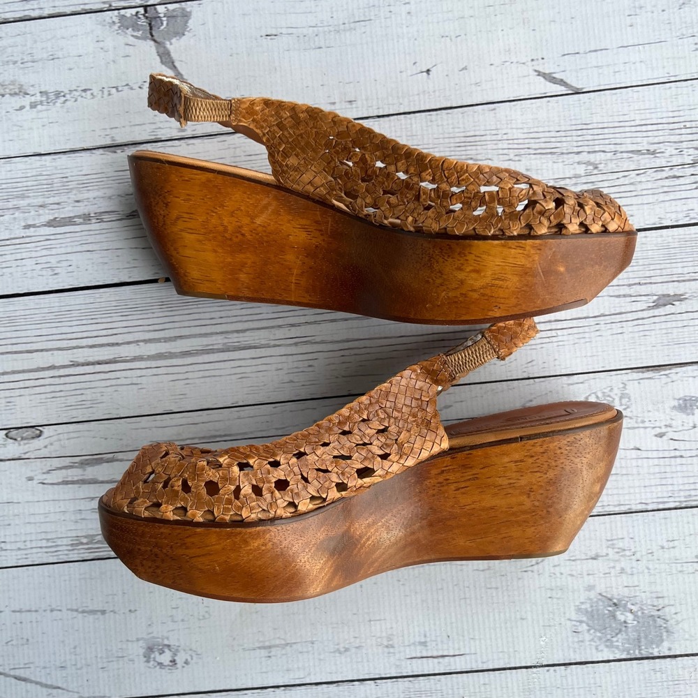 Women’s Woven Slingback Wedge Sandals in Tan